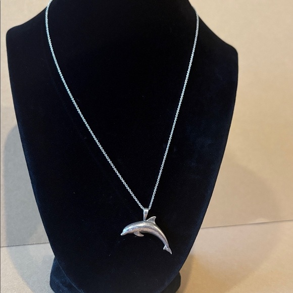 Sterling silver dolphin pendant 🐬 - Picture 4 of 4